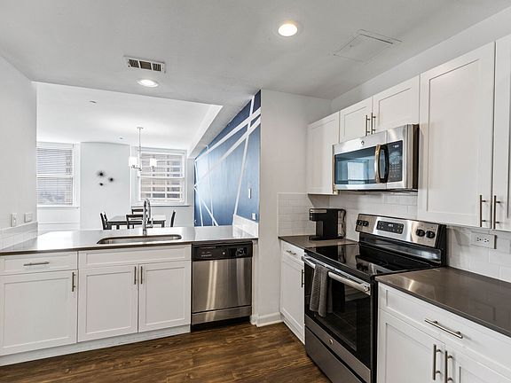 5th image of 410 W 7th St APT 805