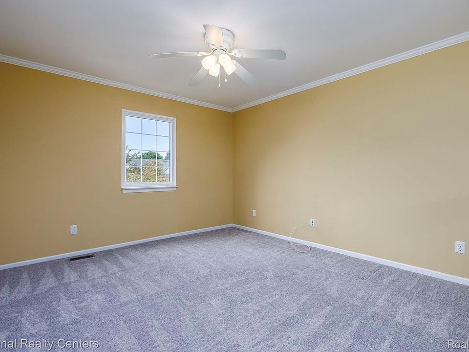 8190 Springdale Dr, photo 20