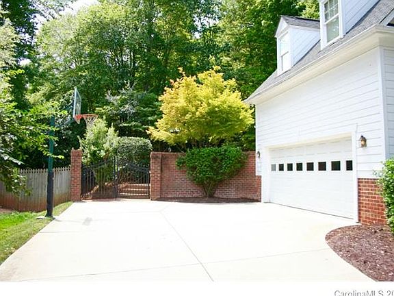 4th image of 9300 Tillot Dr