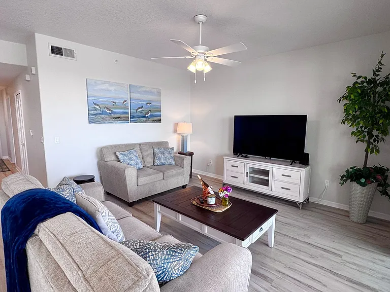 6828 Toland Dr #402 — Photo 9