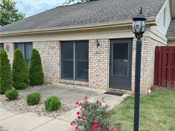 1612 W Hampton Dr, Youngstown, OH 44515