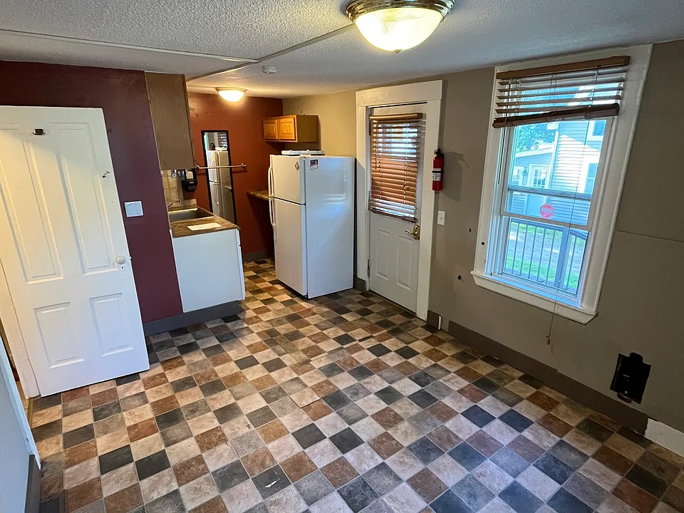 219 Church Hill Rd #C
