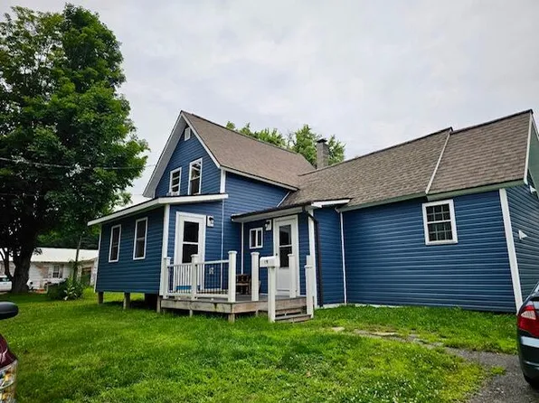 19 1st St, Tupper Lake, NY 12986