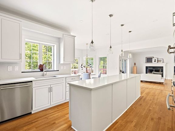 4th image of 233 Rice Rd