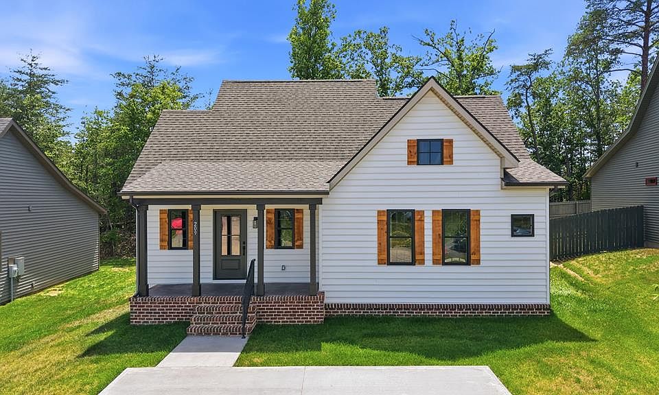 1st image of 209 Zion Dr