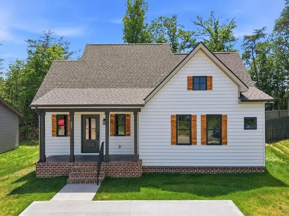 209 Zion Dr, Farmville, VA 23901