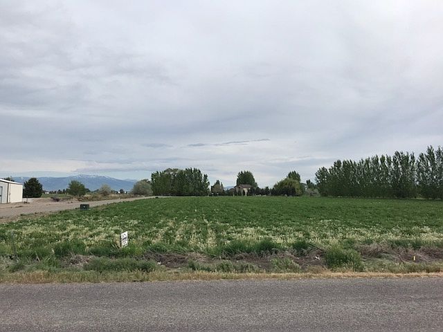 1st image of 300 S 477 Ln W