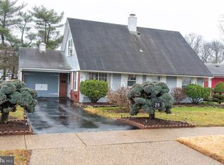 28 Pensdale Ln, Willingboro, NJ 08046