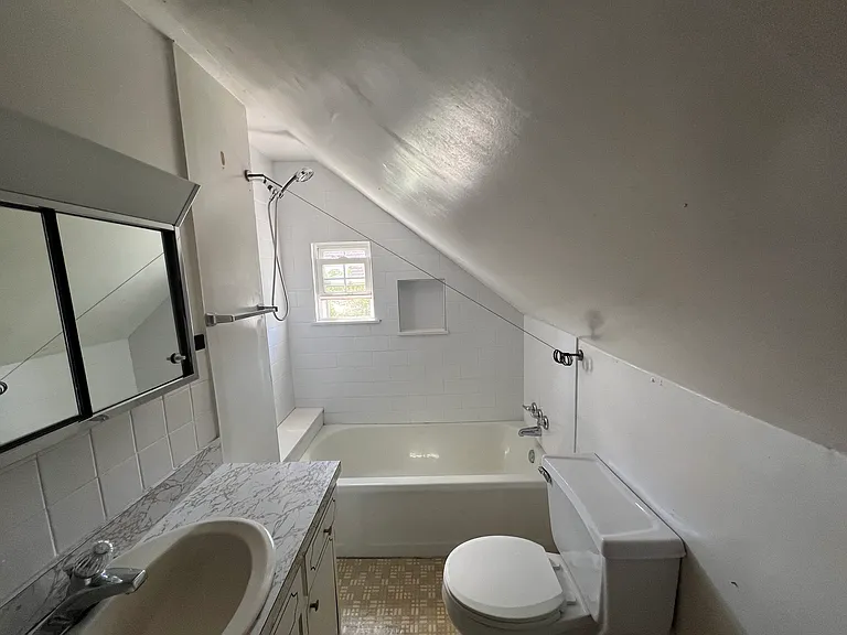104 Dumont Ave #2 — Photo 23