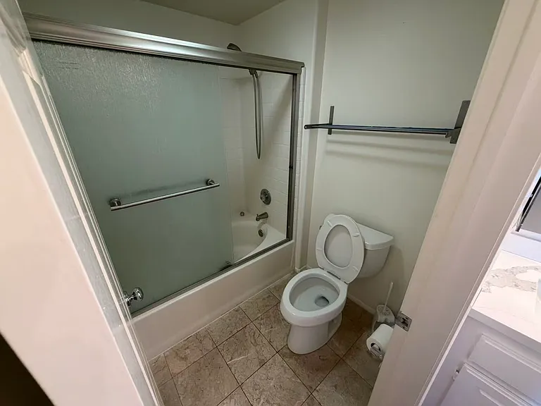 2208 Crescent Oak — Photo 7