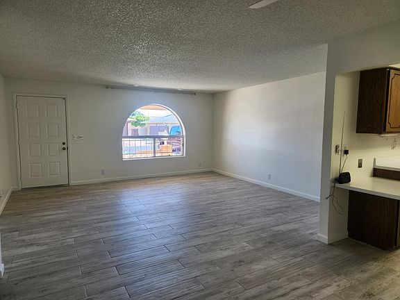 3rd image of 4460 E Escondido Ave