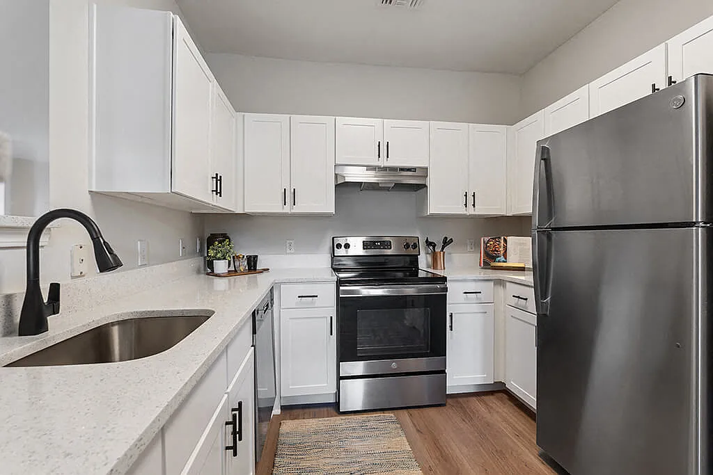 River Pointe at Den Rock Apartments — Photo 1