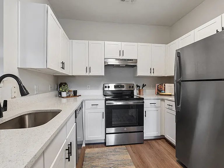 River Pointe at Den Rock Apartments — Photo 1