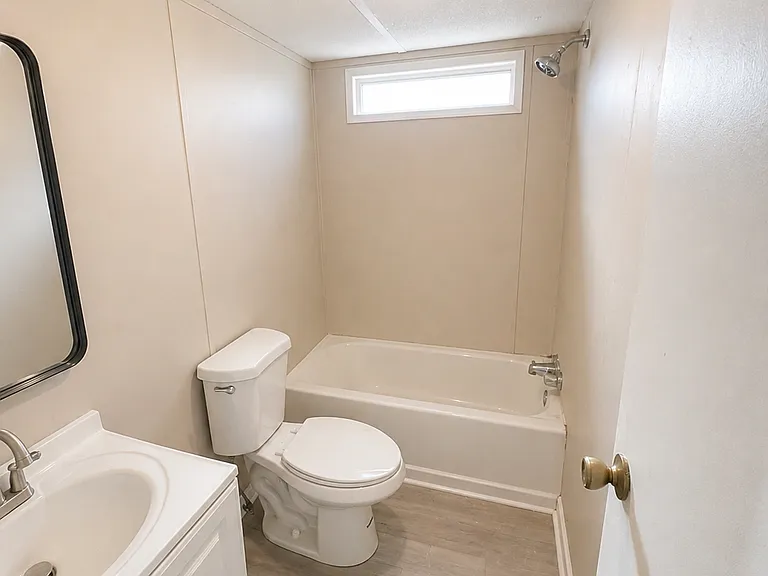 110 Deborah Dr — Photo 6