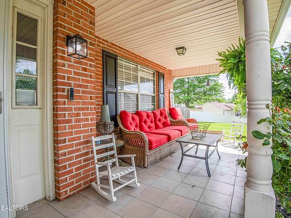 5th image of 512 Windgate Ct