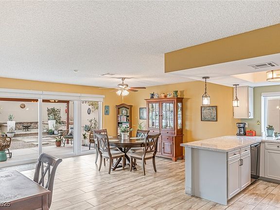 4th image of 750 Willow Ave
