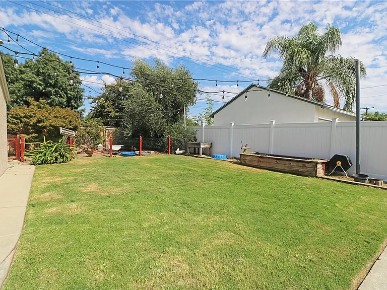 412 Catalpa Ave — Photo 22