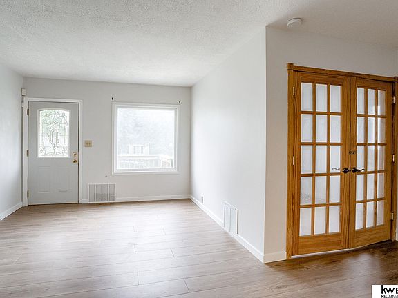 2nd image of 2526 Jackson St