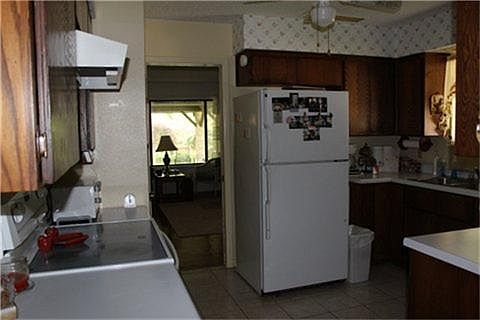 3rd image of 1205 Humphrey Ln