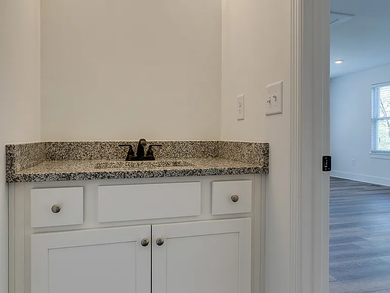1812 Batts Blvd — Photo 17