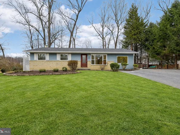 5806 Miriam Dr, Sykesville, MD 21784