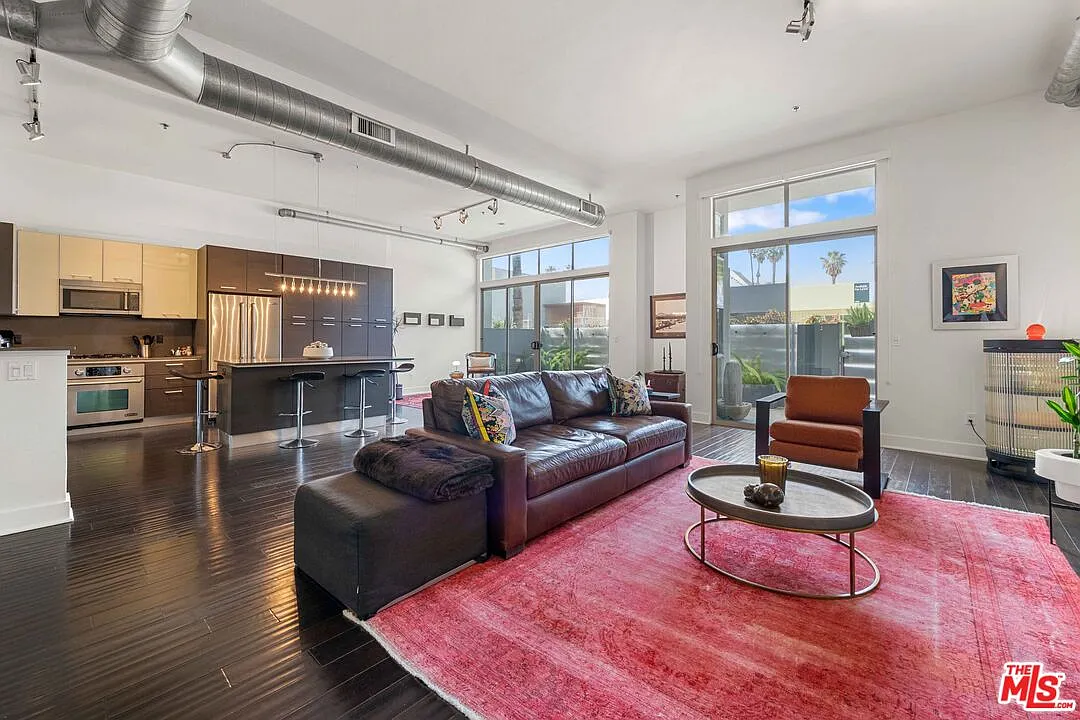 Studio, 2.0 bath, 1200 sqft, $4,200 — Photo 1