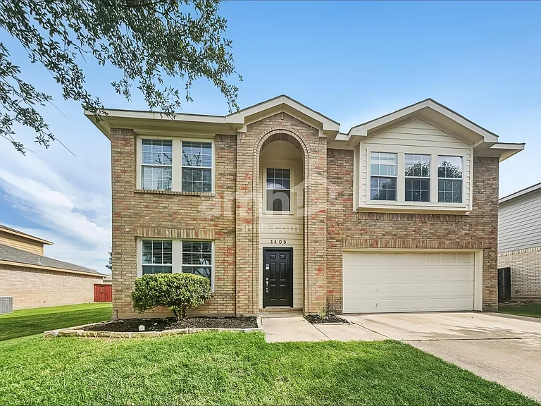 4405 Statesman Ln — Photo 1