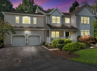 2 Sarah Ct, Monmouth Junction, NJ 08852