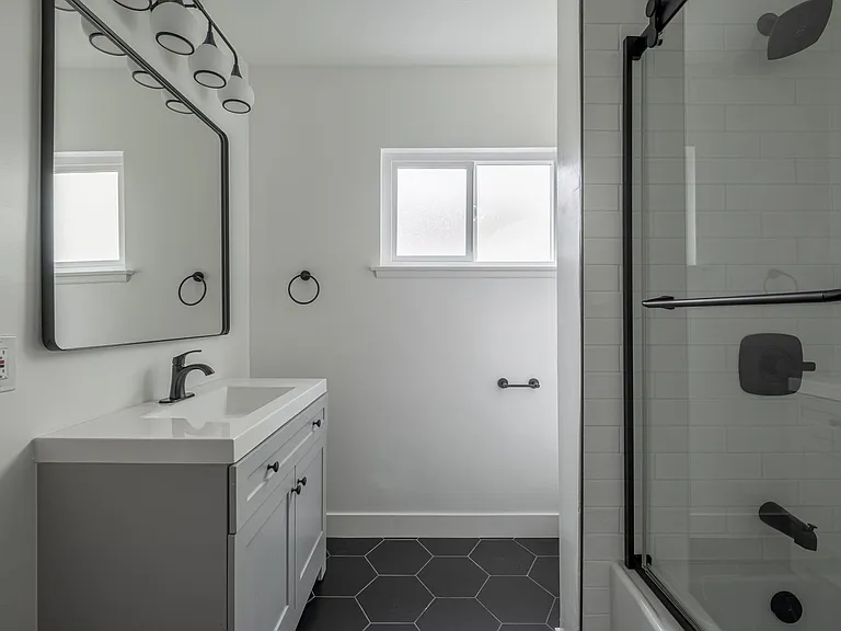 17901 Crenshaw Blvd Residences — Photo 36