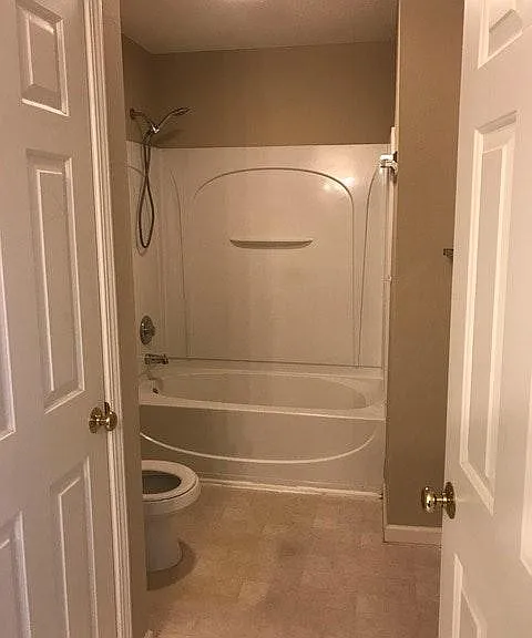 Full bath for upstairs bedrooms