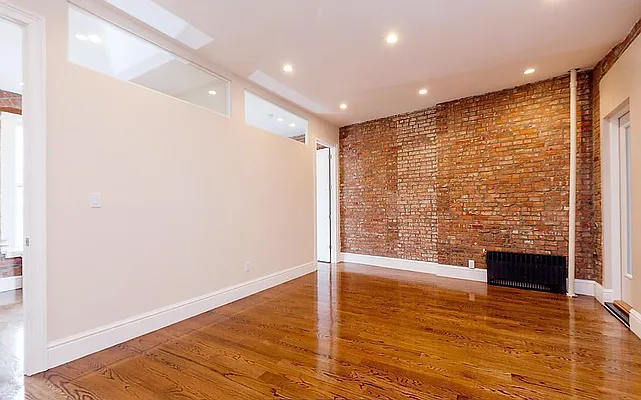 Rented by Compass | media 27