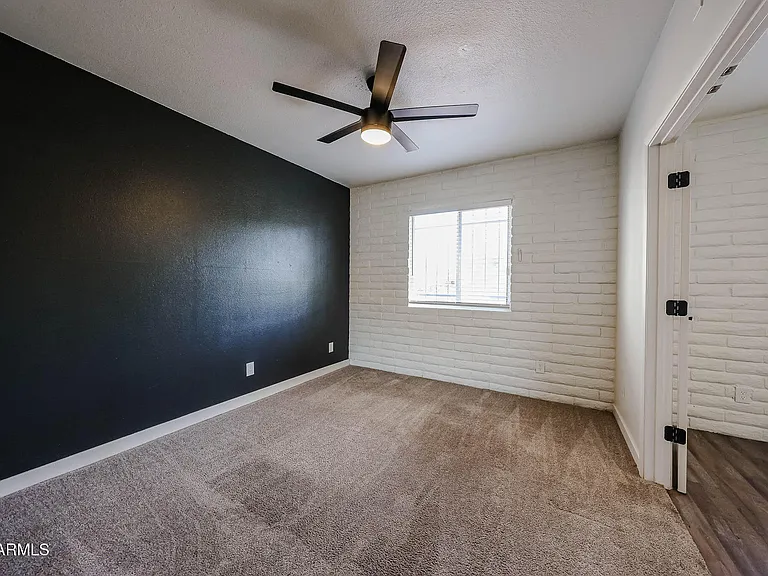 1803 W Maryland Ave — Photo 11