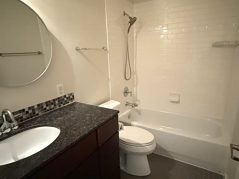 2200 Dickson Dr #101 — Photo 20