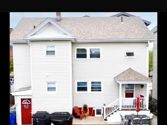 " Beautiful back yard suitable for family gatherings ".