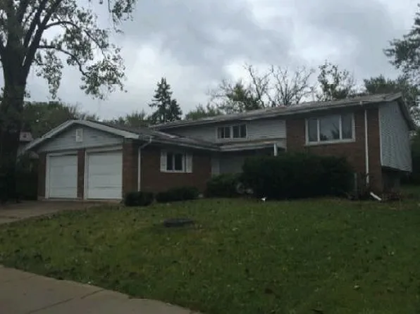 211 N Orchard Dr, Park Forest, IL 60466