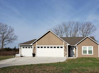 11585 Decatur Rd, Ozawkie, KS 66070