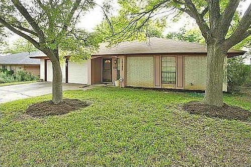 1st image of 10103 Woodhaven Dr