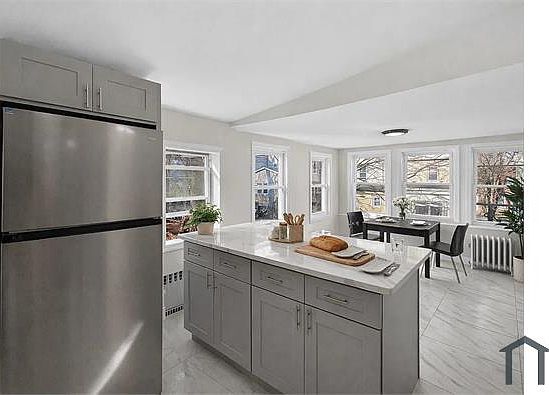 3rd image of 123-125 Steuben St #2