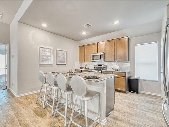 2nd image of 3411 Winchester Ranch Trl