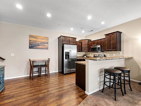 4th image of 414 Churchill Dr