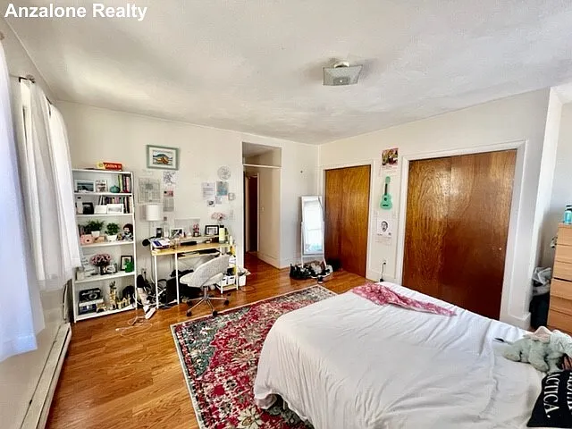 3 bed, 750 sqft, $4,000 — Photo 2