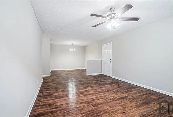 7104 Par Four Way — Photo 8