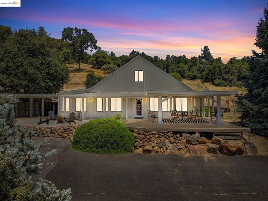 20020 Peppermint Falls Rd, Jamestown, CA 95327