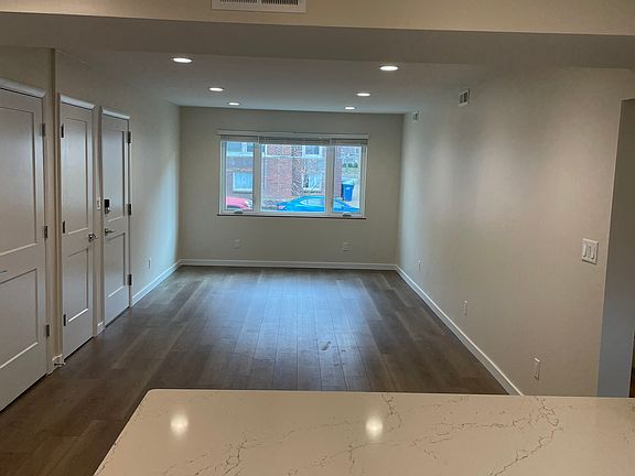 3rd image of 6305 N Rosebury Ave APT 2E