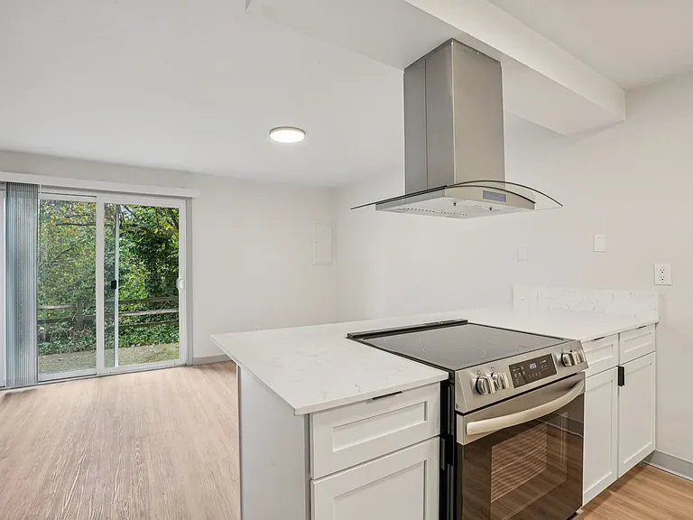 Bloc at 26th- Live your best live here! Receive up to 4 Weeks Free + Discounted Rates on Select U... — Photo 24