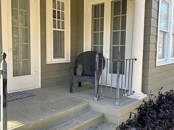 2nd image of 517 W Summit Ave #1