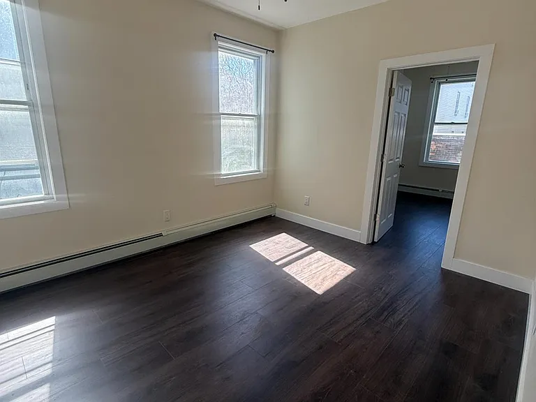 205 Duncan Ave — Photo 3