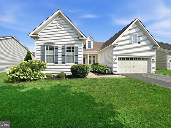 3rd image of 4534 Cagney Ln