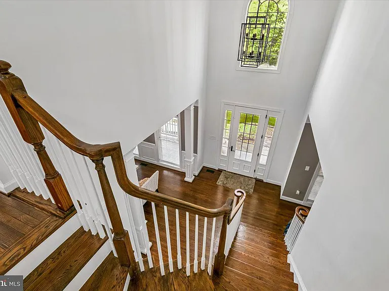 743 Seneca Dr — Photo 15