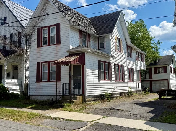 25 John St, Geneva, NY 14456